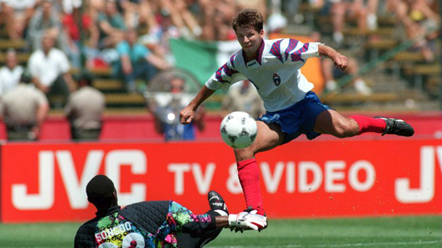 仅表现在他 仅表现在他